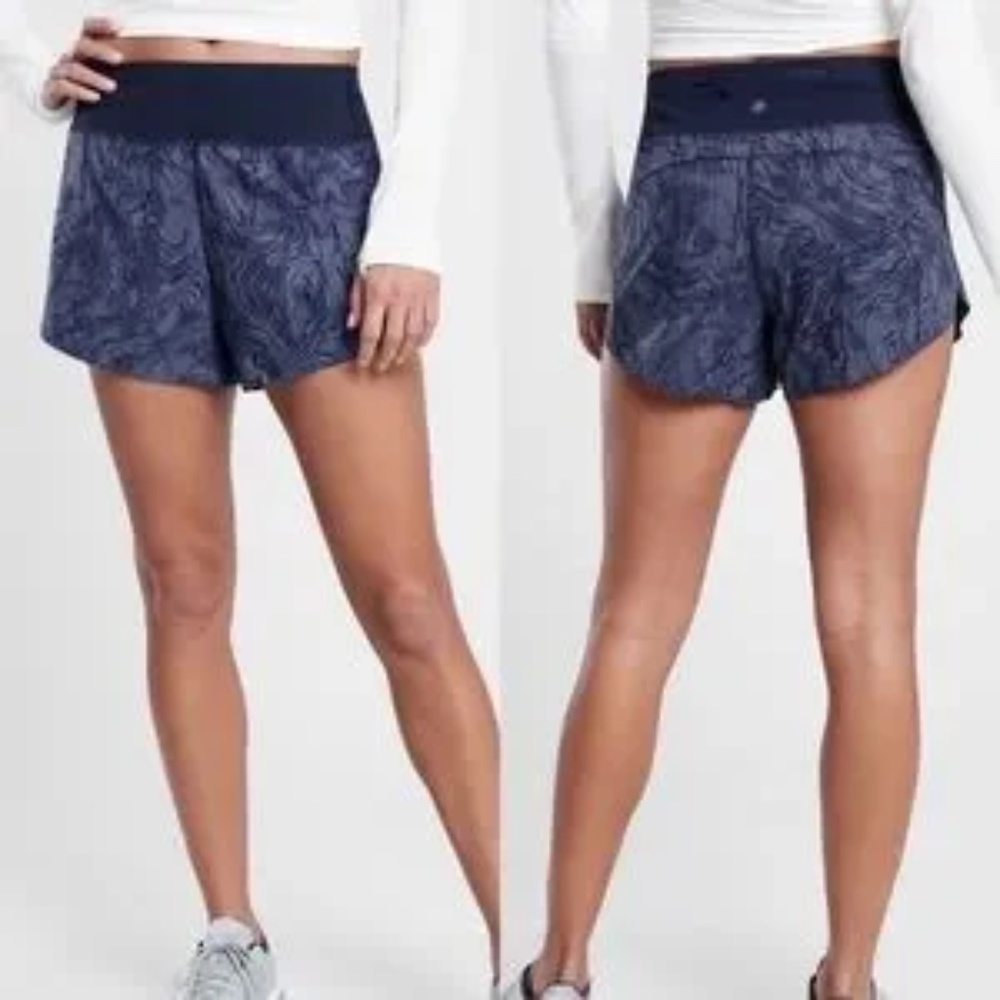 ATHLETA Run With It Printed 3.5” Blue Fluidity Medieval Shorts